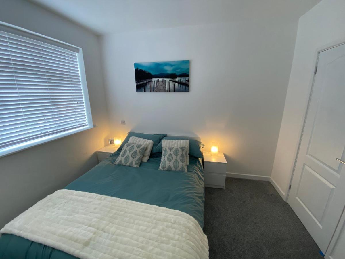 Modern 2 Bedroom Apartment, With Car Parking. Bitton Dış mekan fotoğraf